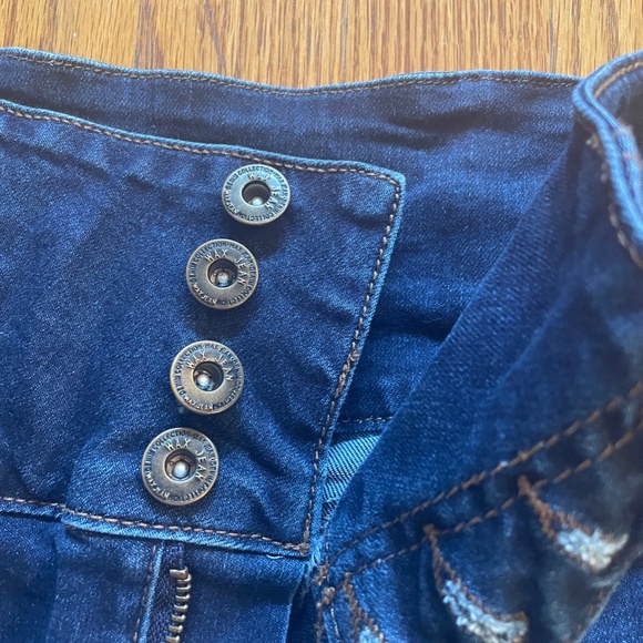 Fashion Nova Bum flattering Jeans - Picture 2 of 3